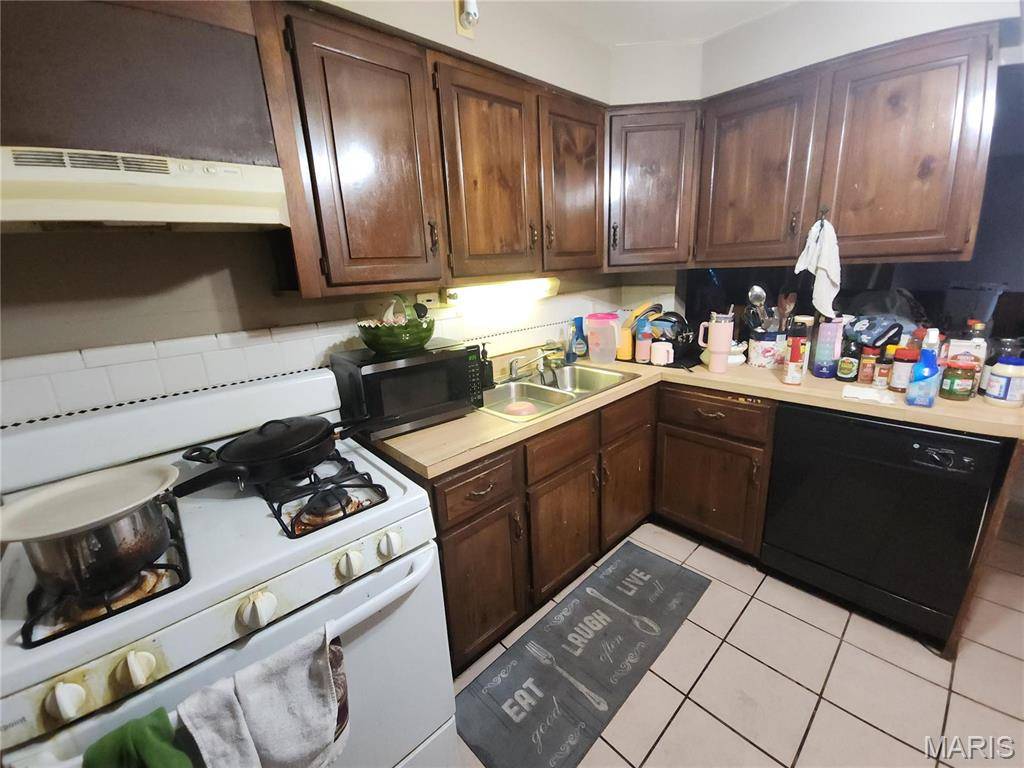 St Louis, MO 63137,10534 Anson DR