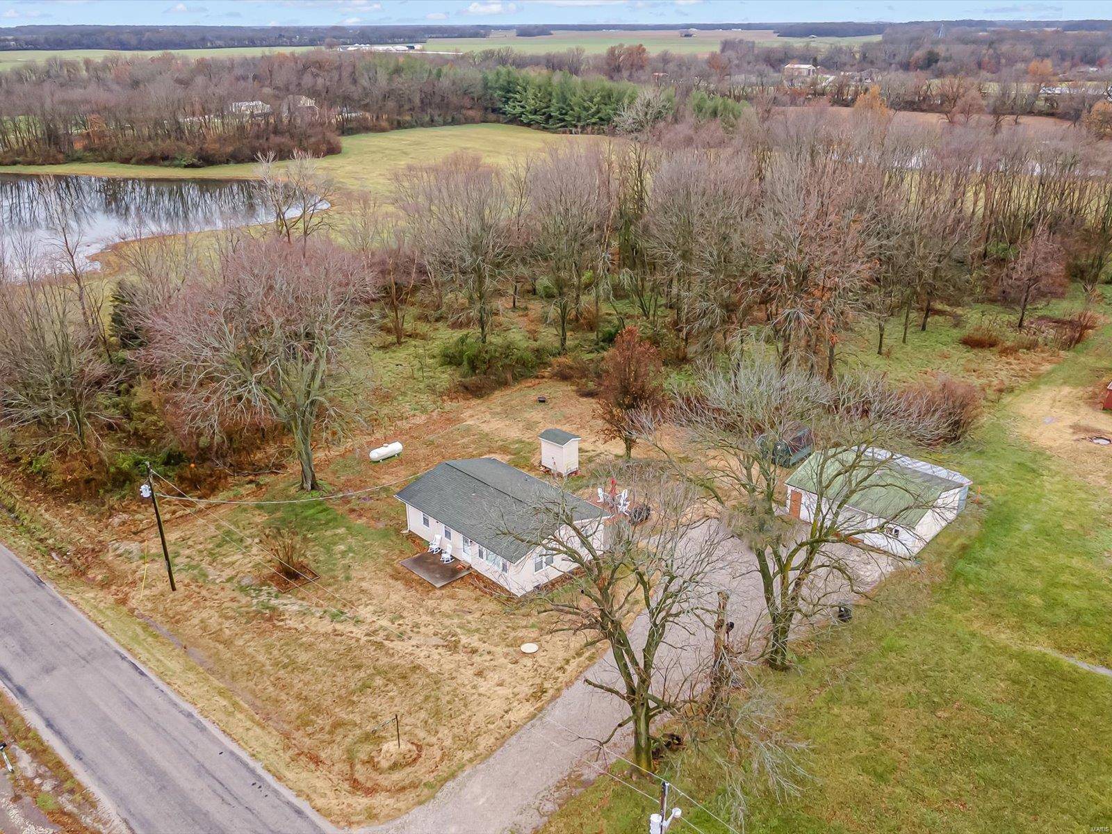 Red Bud, IL 62278,985 Powell RD