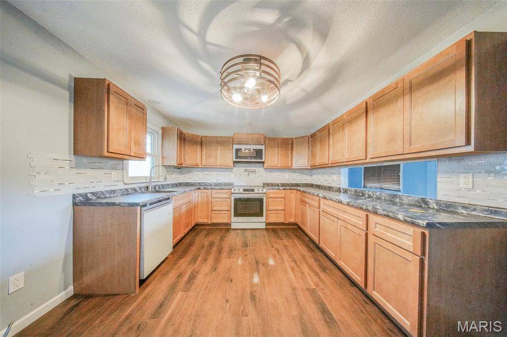 Newburg, MO 65550,16945 Lakewood DR