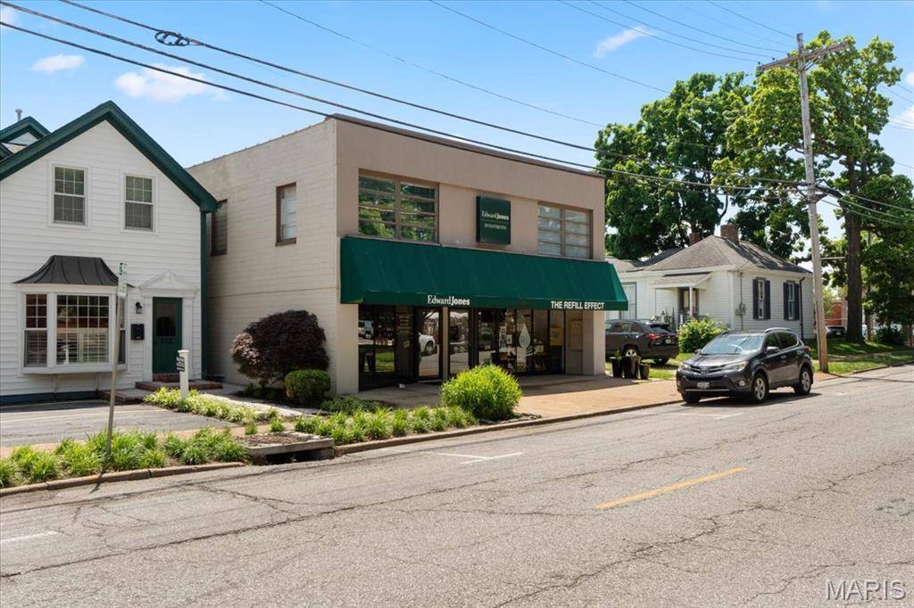 St Louis, MO 63122,204 N Clay AVE