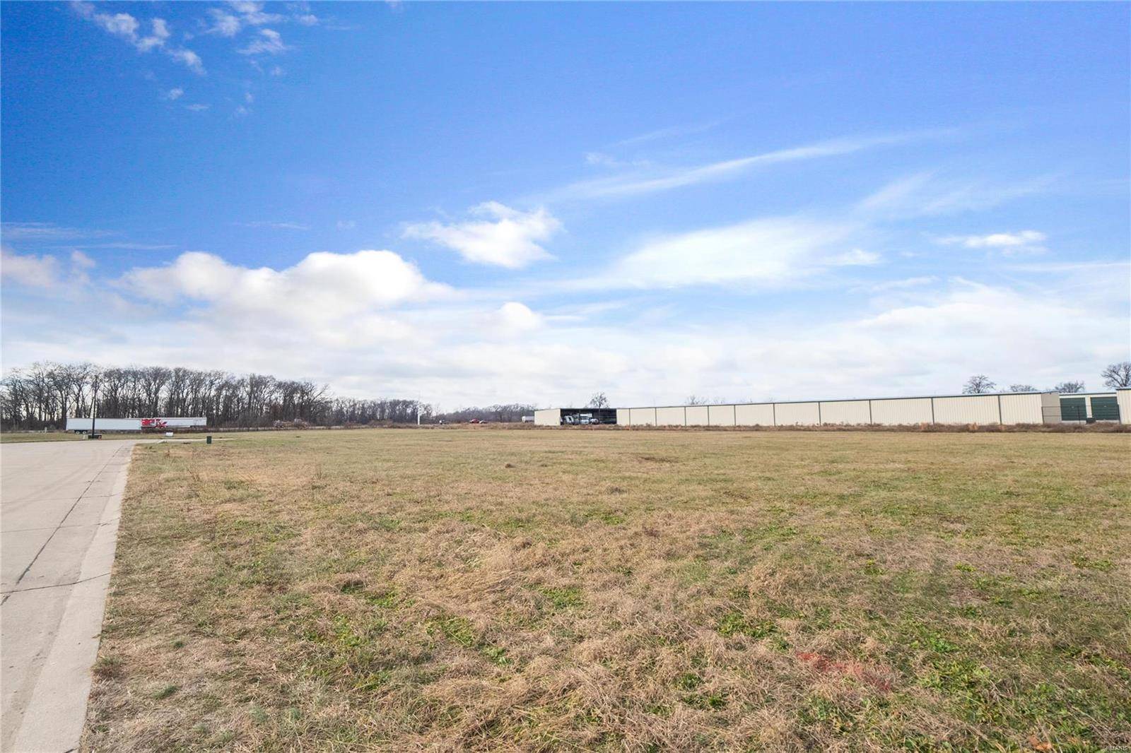 Edwardsville, IL 62025,2721 Route 66 Business Park DR