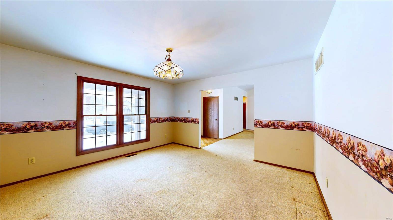 Florissant, MO 63031,125 Rhinegarten DR