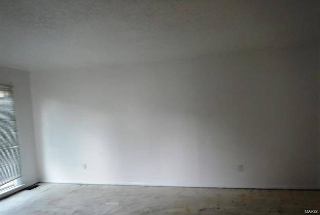 St Louis, MO 63138,1618 Clock Tower DR