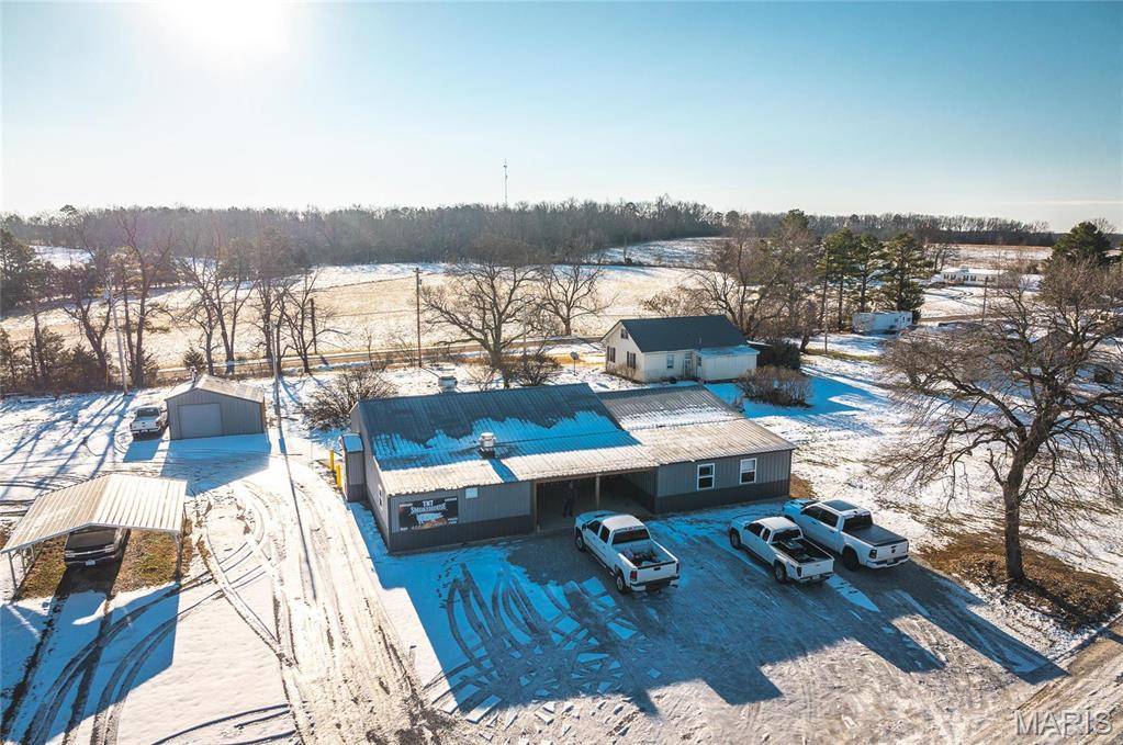 Houston, MO 65483,8366 Hwy 63