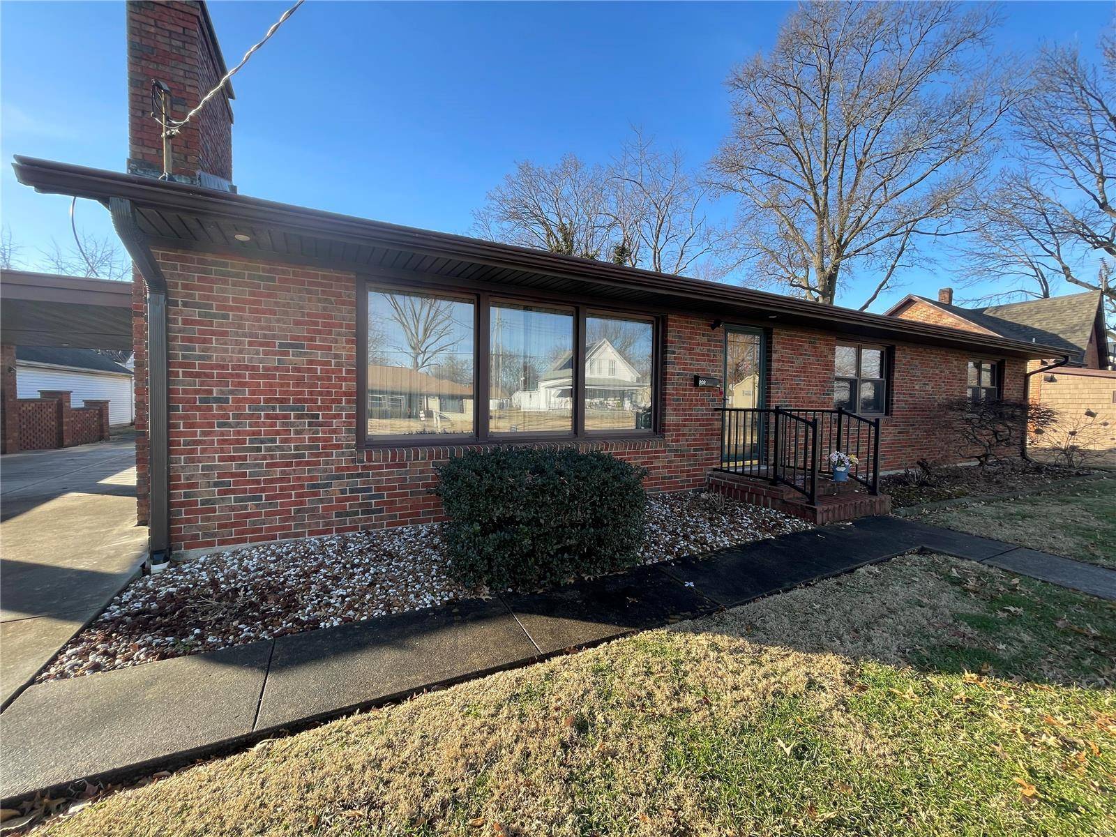 Nashville, IL 62263,202 E Belleville