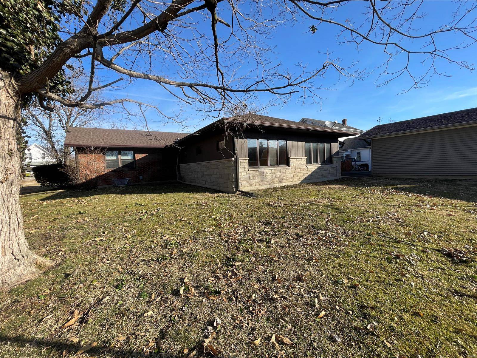 Nashville, IL 62263,202 E Belleville