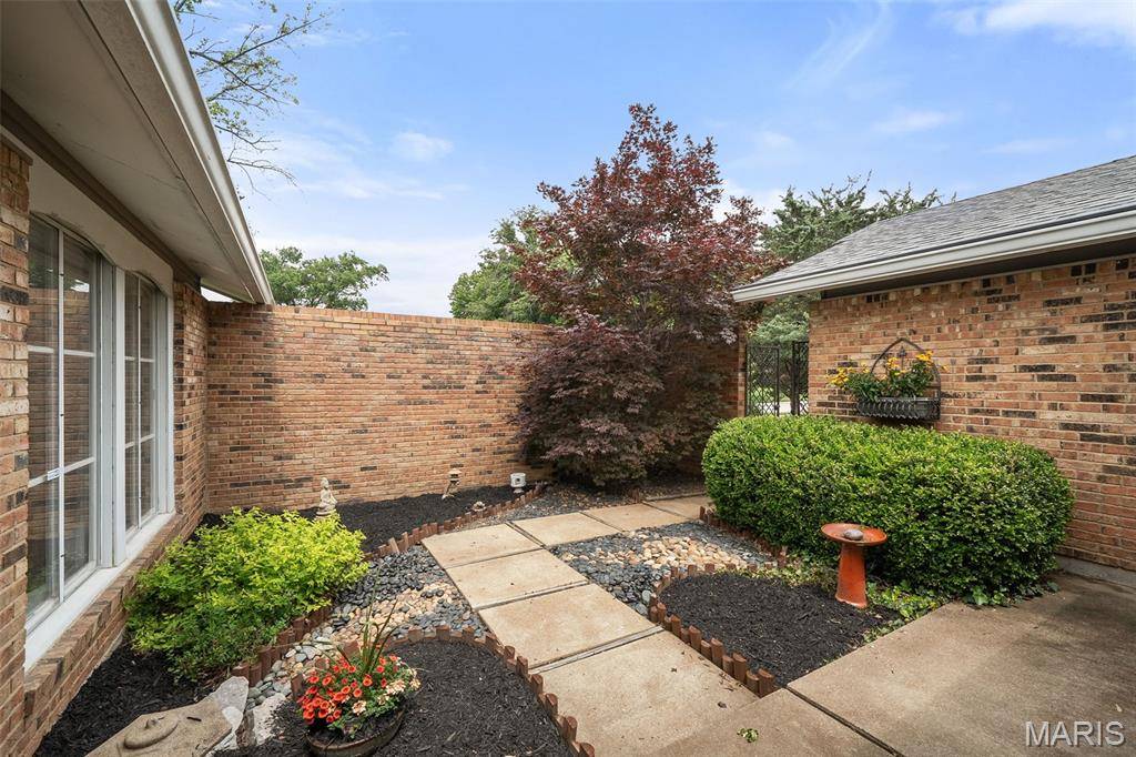 Ballwin, MO 63011,606 Rue Montand DR