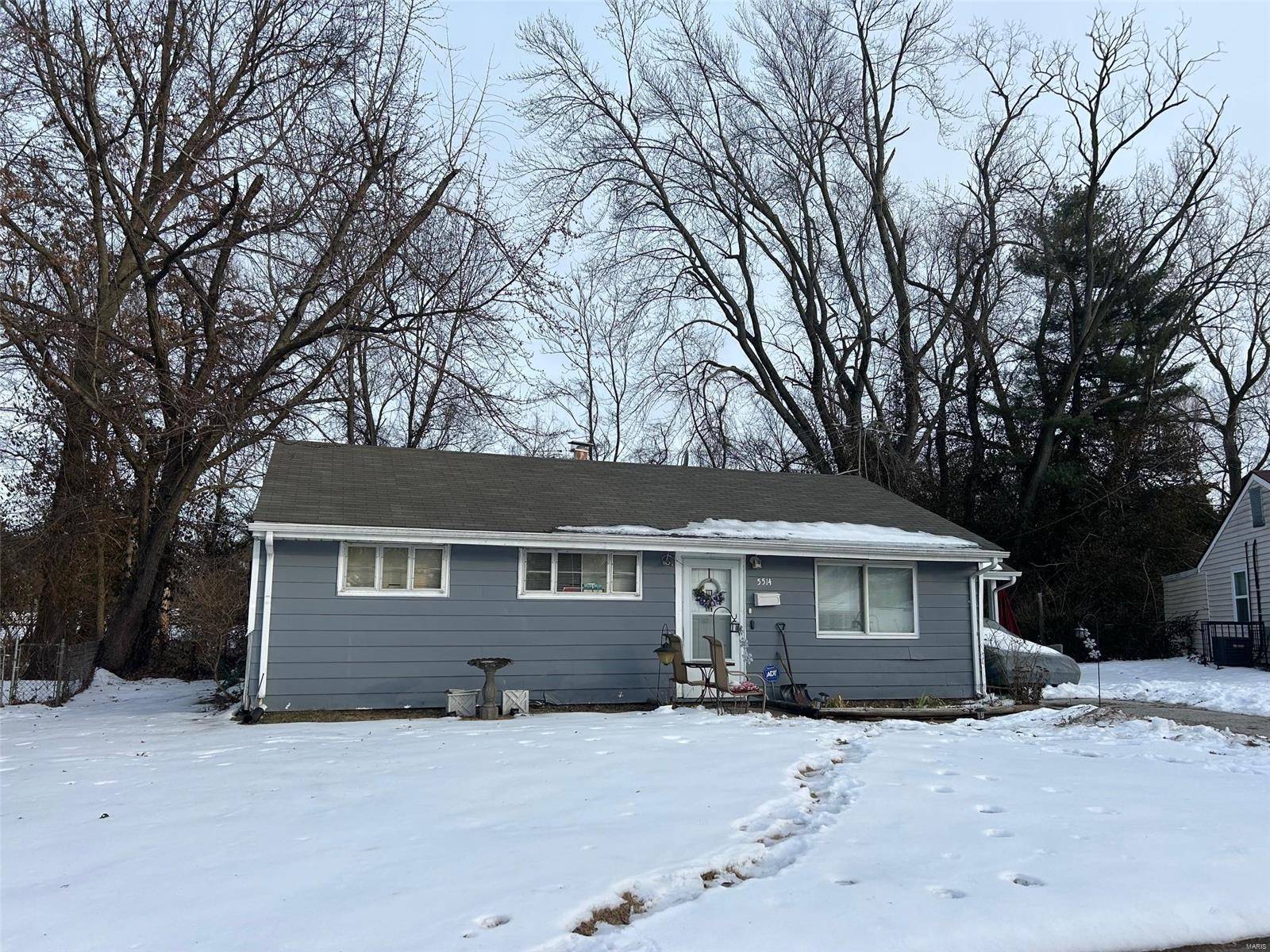 St Louis, MO 63121,5514 Winchelsea DR
