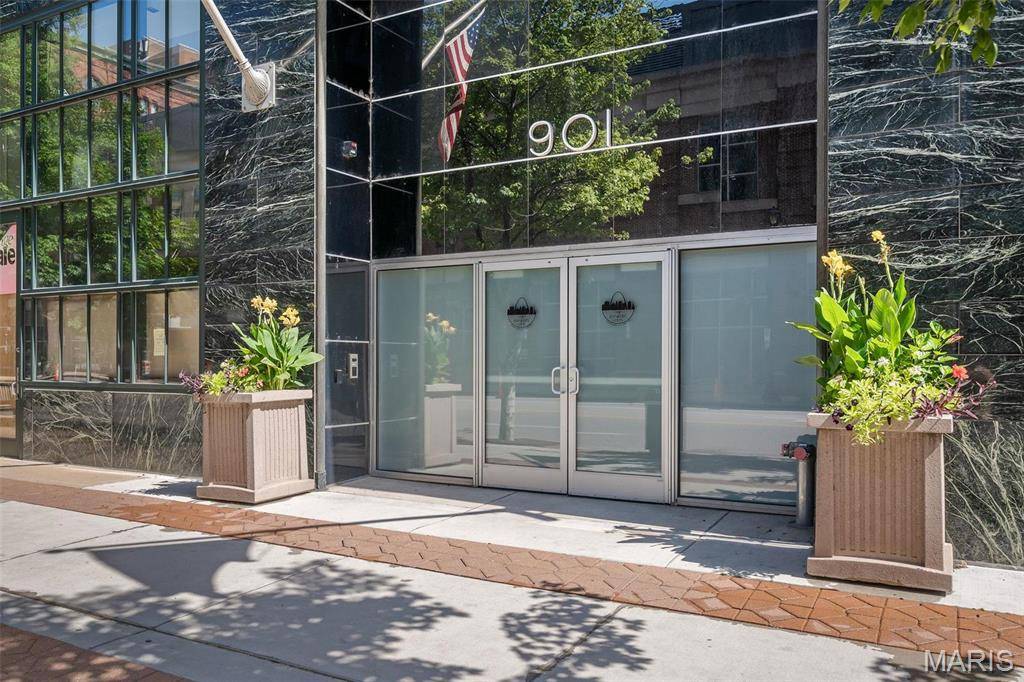 St Louis, MO 63101,901 Washington AVE #304