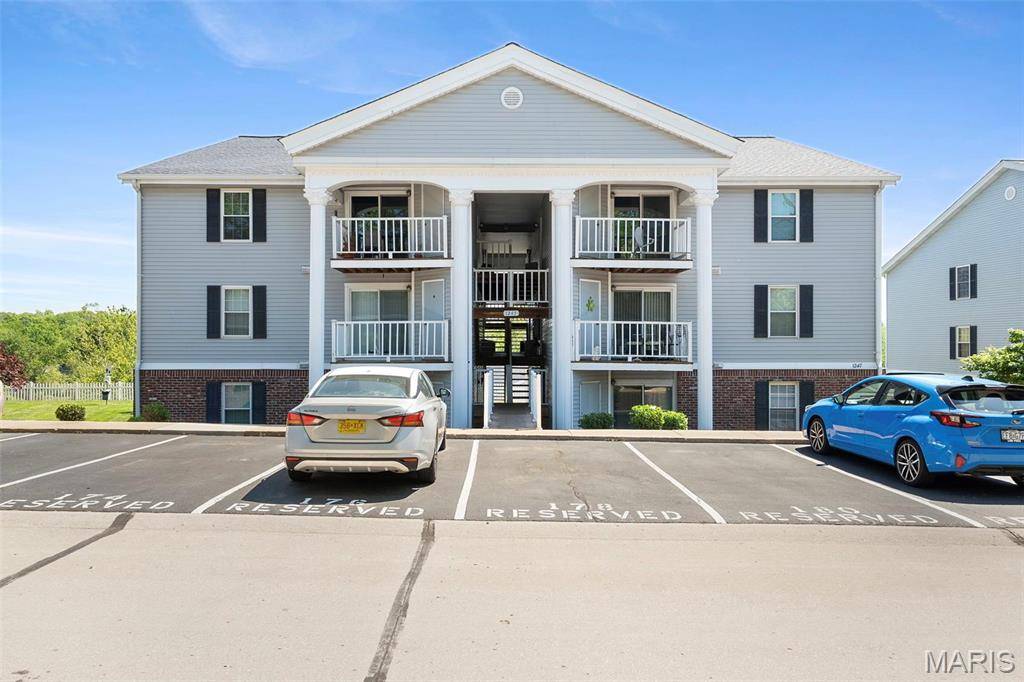 Chesterfield, MO 63017,1247 Creve Coeur Crossing LN #J
