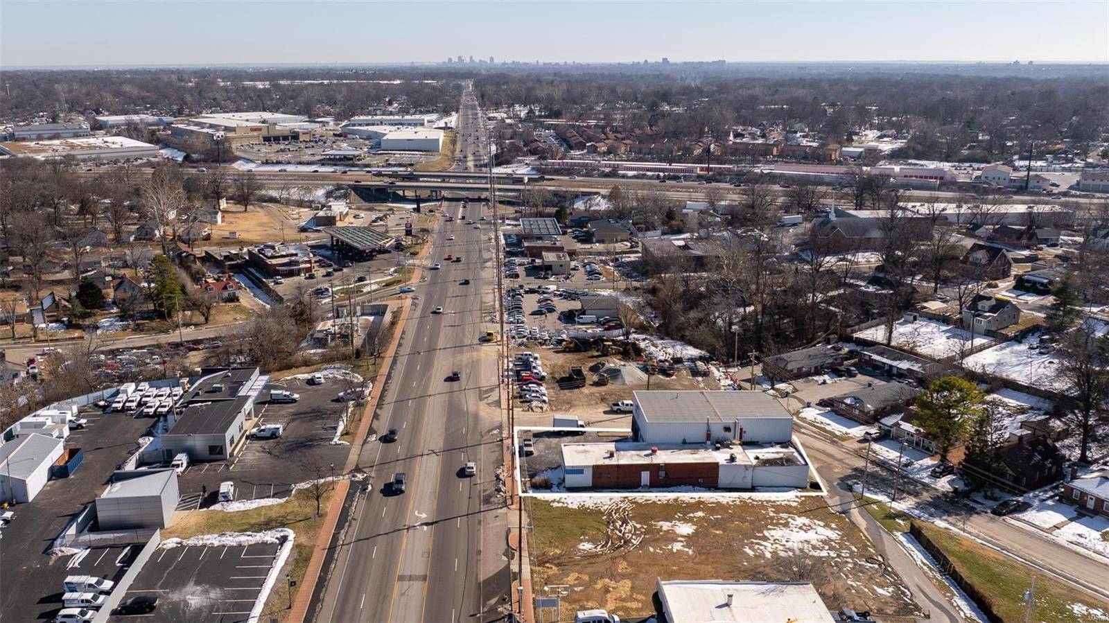 St Louis, MO 63114,8630 Saint Charles Rock RD