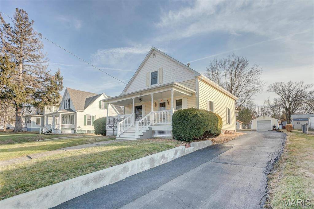 Hillsboro, IL 62049,424 W Mechanic ST