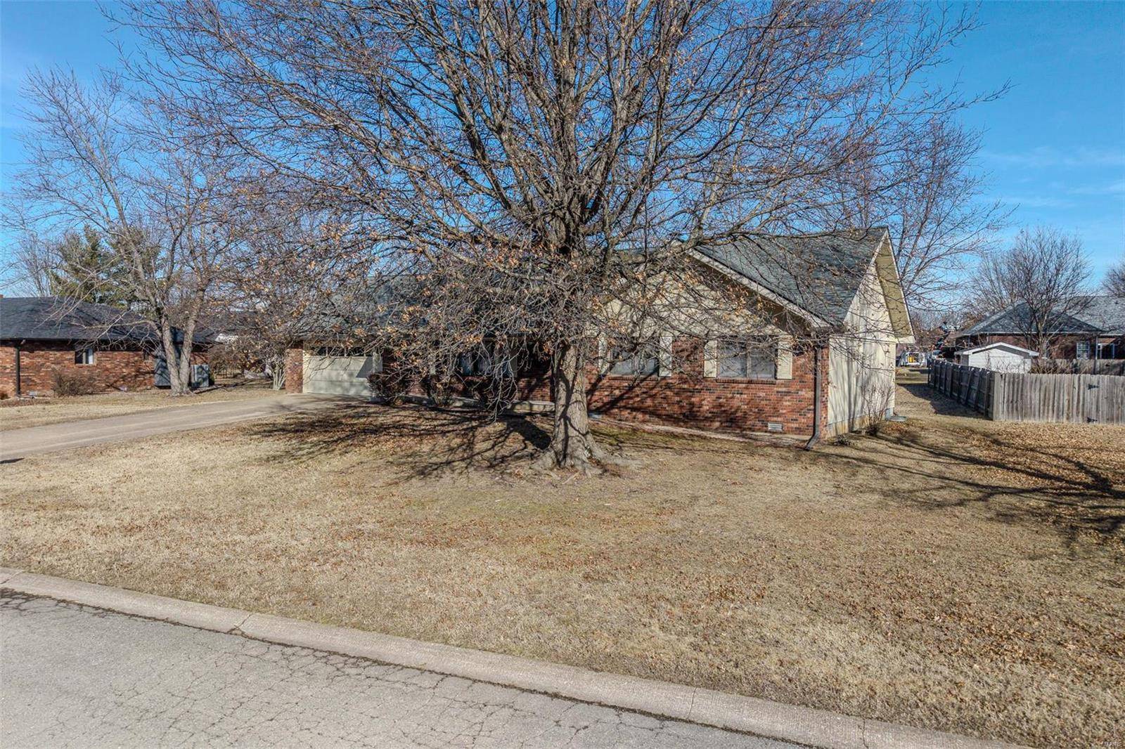 Lebanon, MO 65536,409 Carriage Place