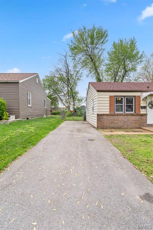 St Louis, MO 63114,9432 Minerva AVE