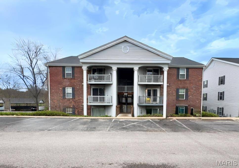 St Louis, MO 63119,7507 Triwoods DR #J