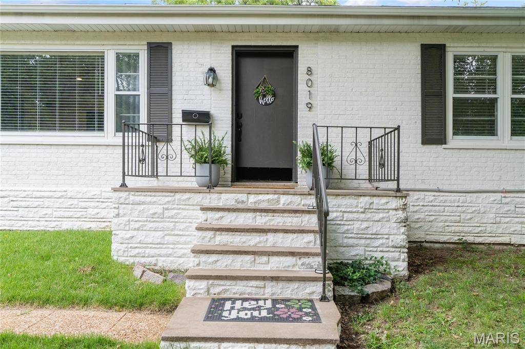 St Louis, MO 63123,8019 Gramond DR
