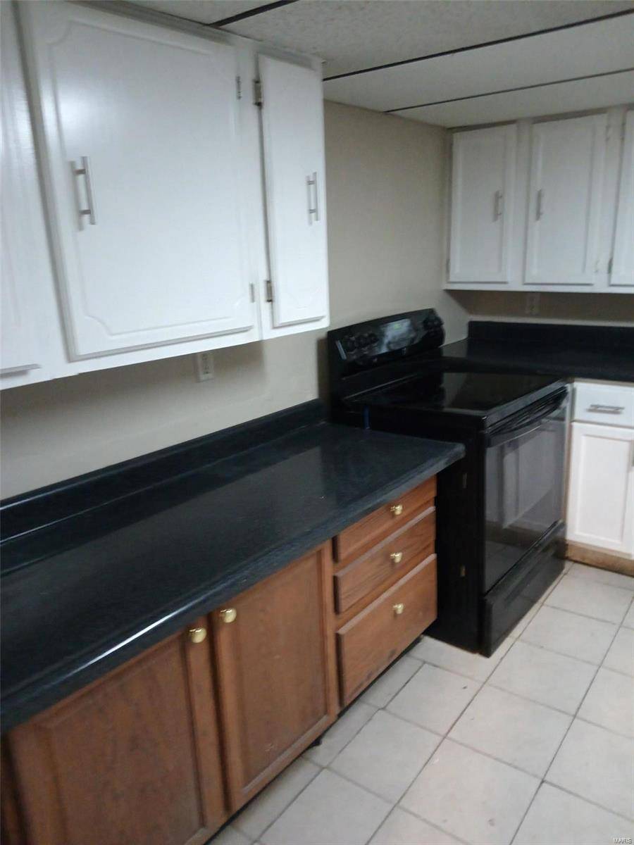 St Louis, MO 63136,10153 Earl DR