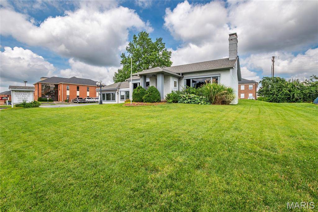 St Louis, MO 63129,4163 Crescent DR