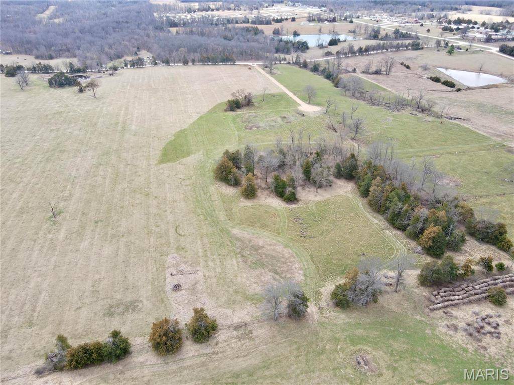 Monroe City, MO 63456,2 Redwood Trail