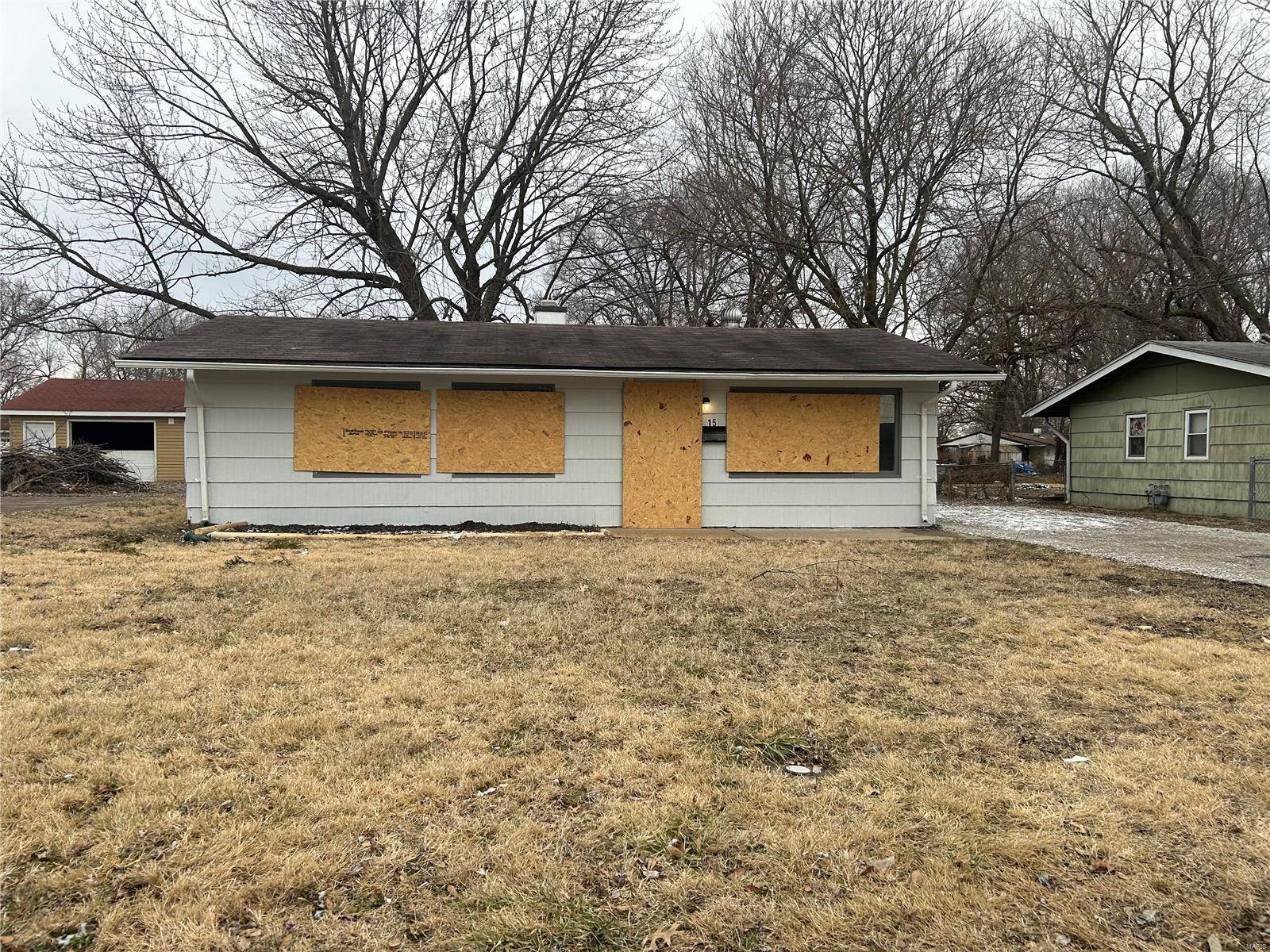 East St Louis, IL 62206,15 E Adams DR