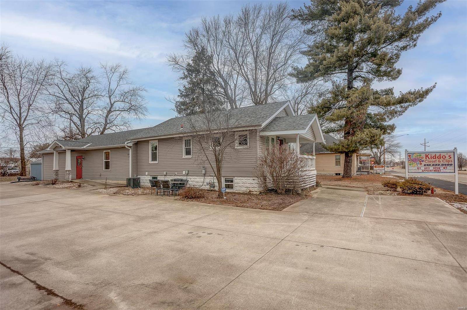 Fairview Heights, IL 62208,5621 Old Collinsville RD