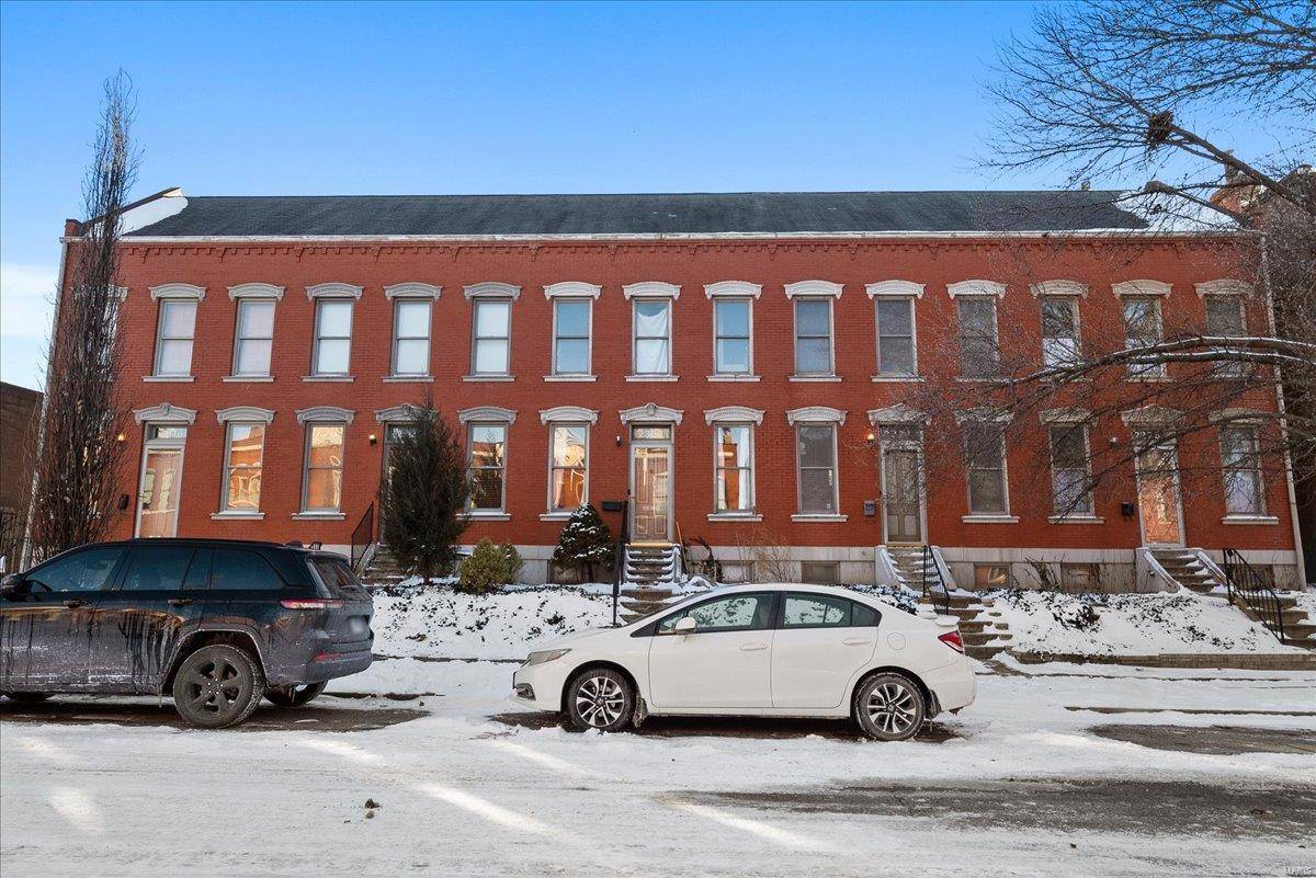 St Louis, MO 63104,2324 Hickory ST