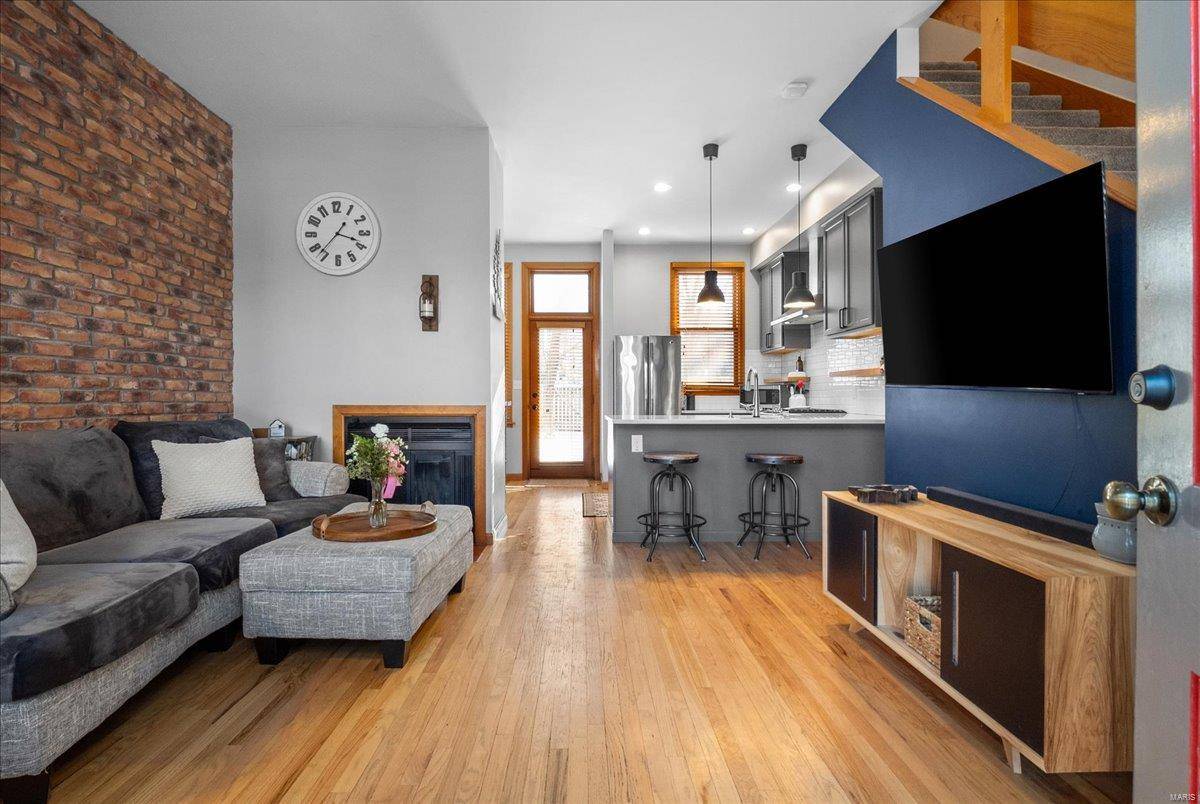 St Louis, MO 63104,2324 Hickory ST