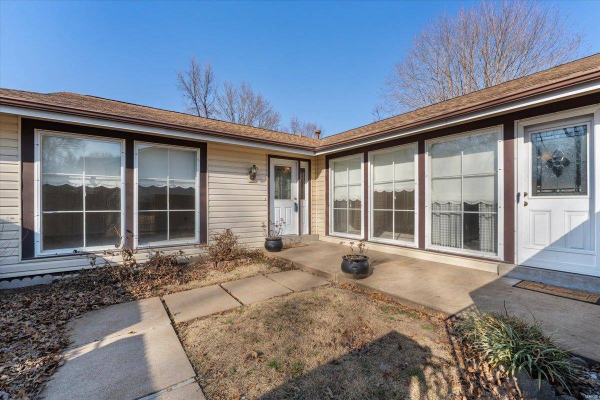 St Louis, MO 63138,12648 Meadowdale DR