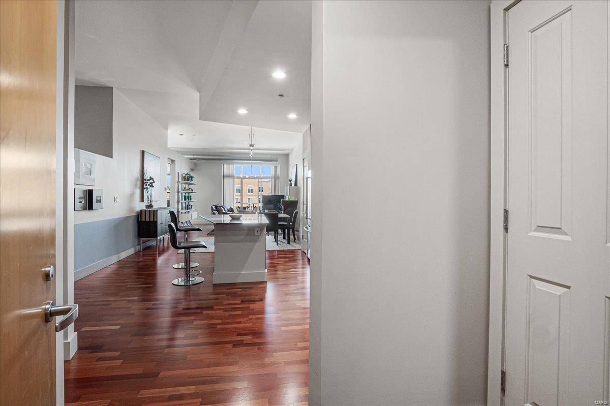 St Louis, MO 63141,630 Emerson RD #307