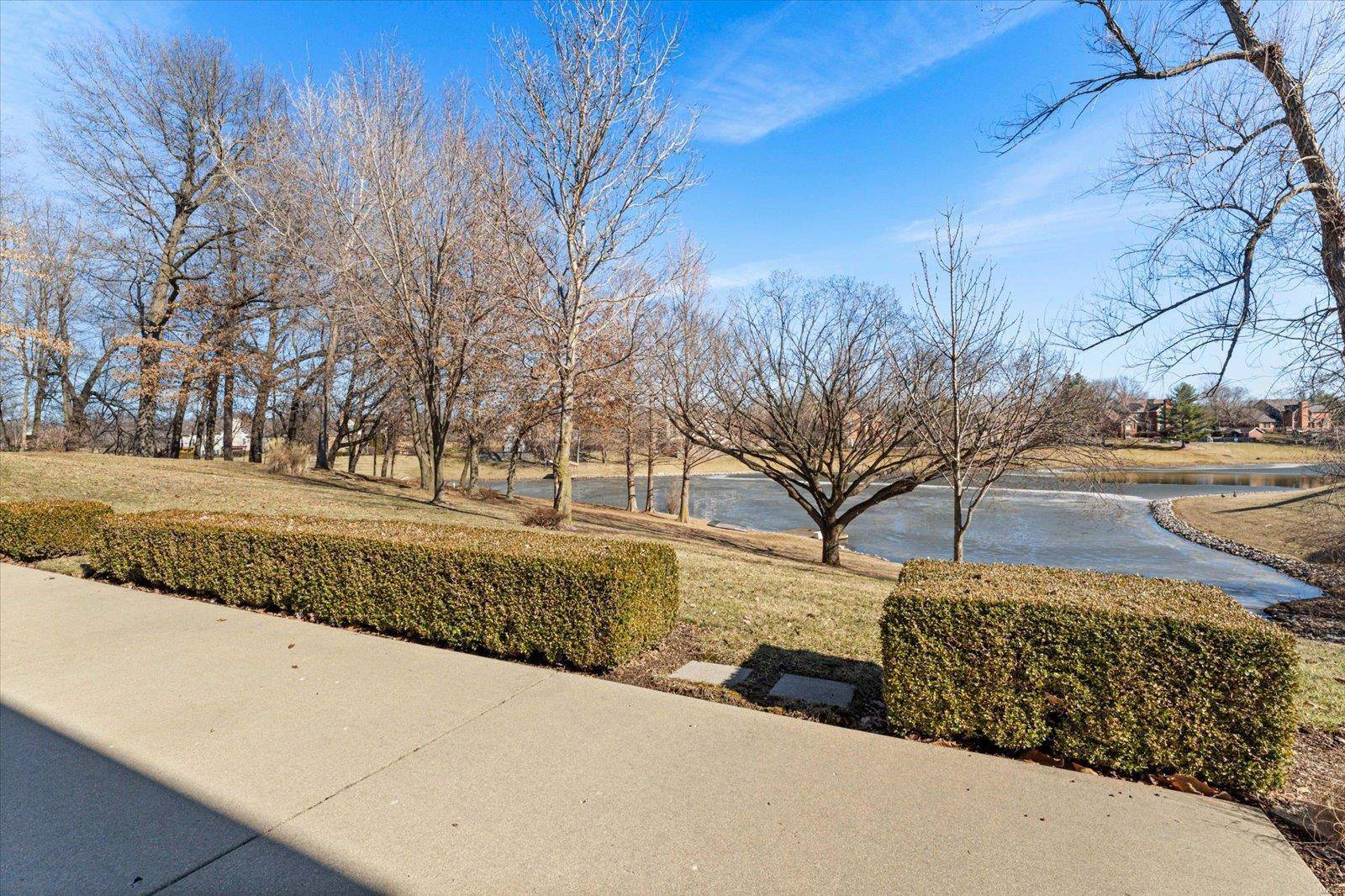 Belleville, IL 62221,230 W Waters Edge DR