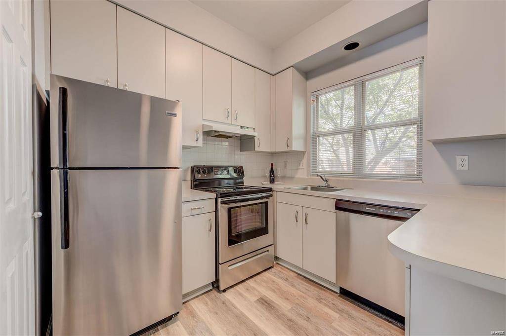 St Louis, MO 63108,443 N Sarah ST