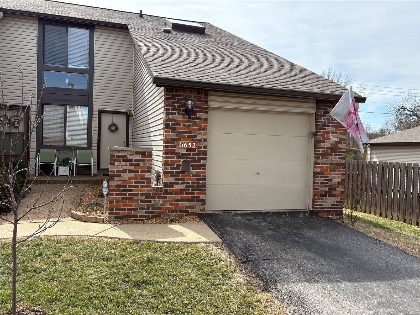 Unincorporated, MO 63146,11652 Cedar Walk