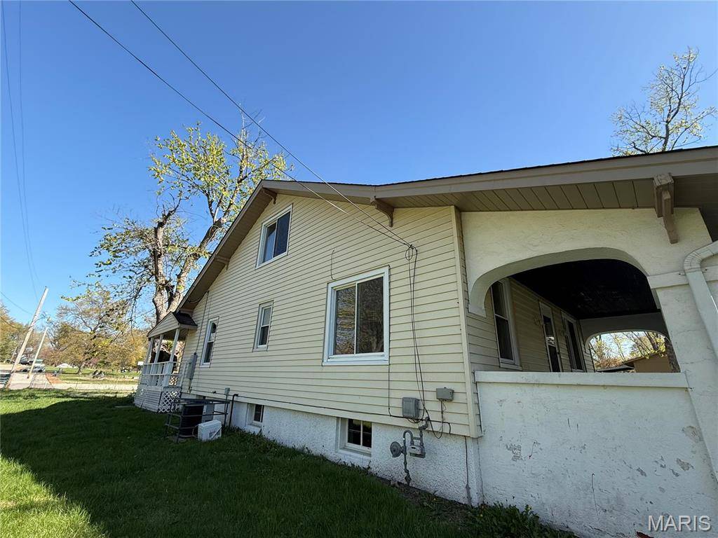 St Louis, MO 63138,11722 Larimore RD