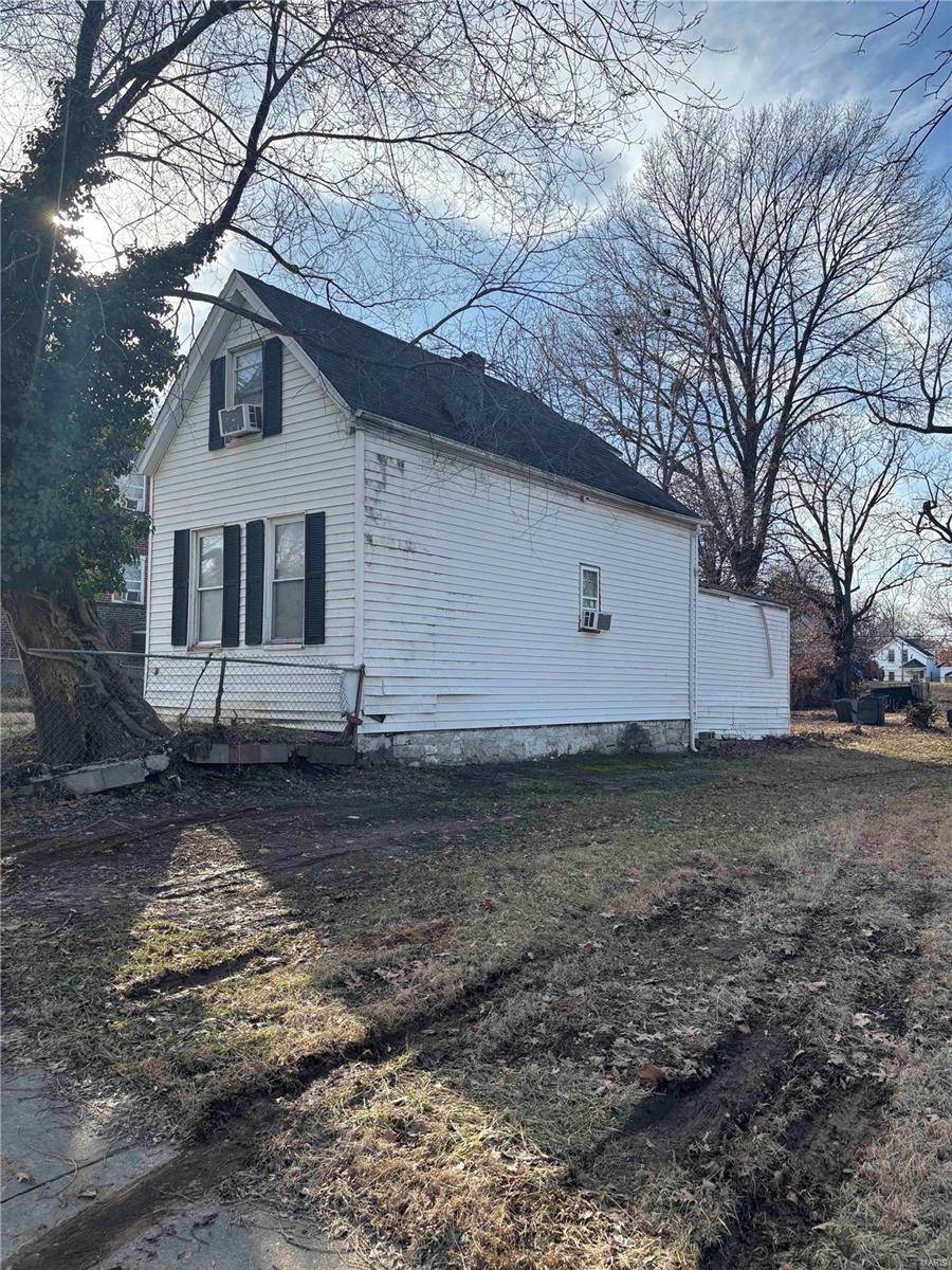 St Louis, MO 63120,2803 Semple AVE