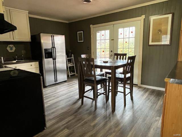 Marion, IL 62959,1208 Anderson DR