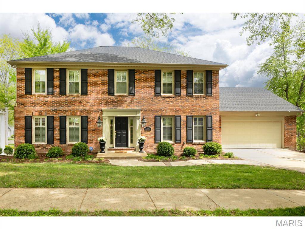Kirkwood, MO 63122,668 Clear Brook DR