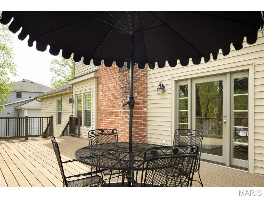 Kirkwood, MO 63122,668 Clear Brook DR