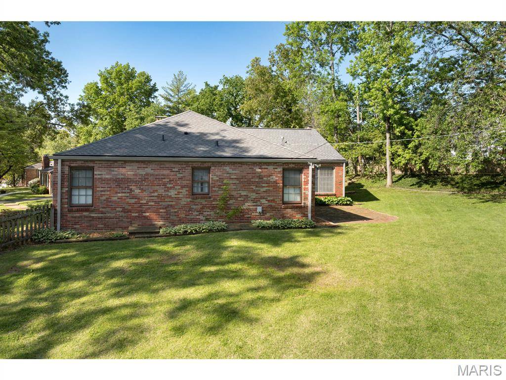 Glendale, MO 63122,41 Berry Oaks LN