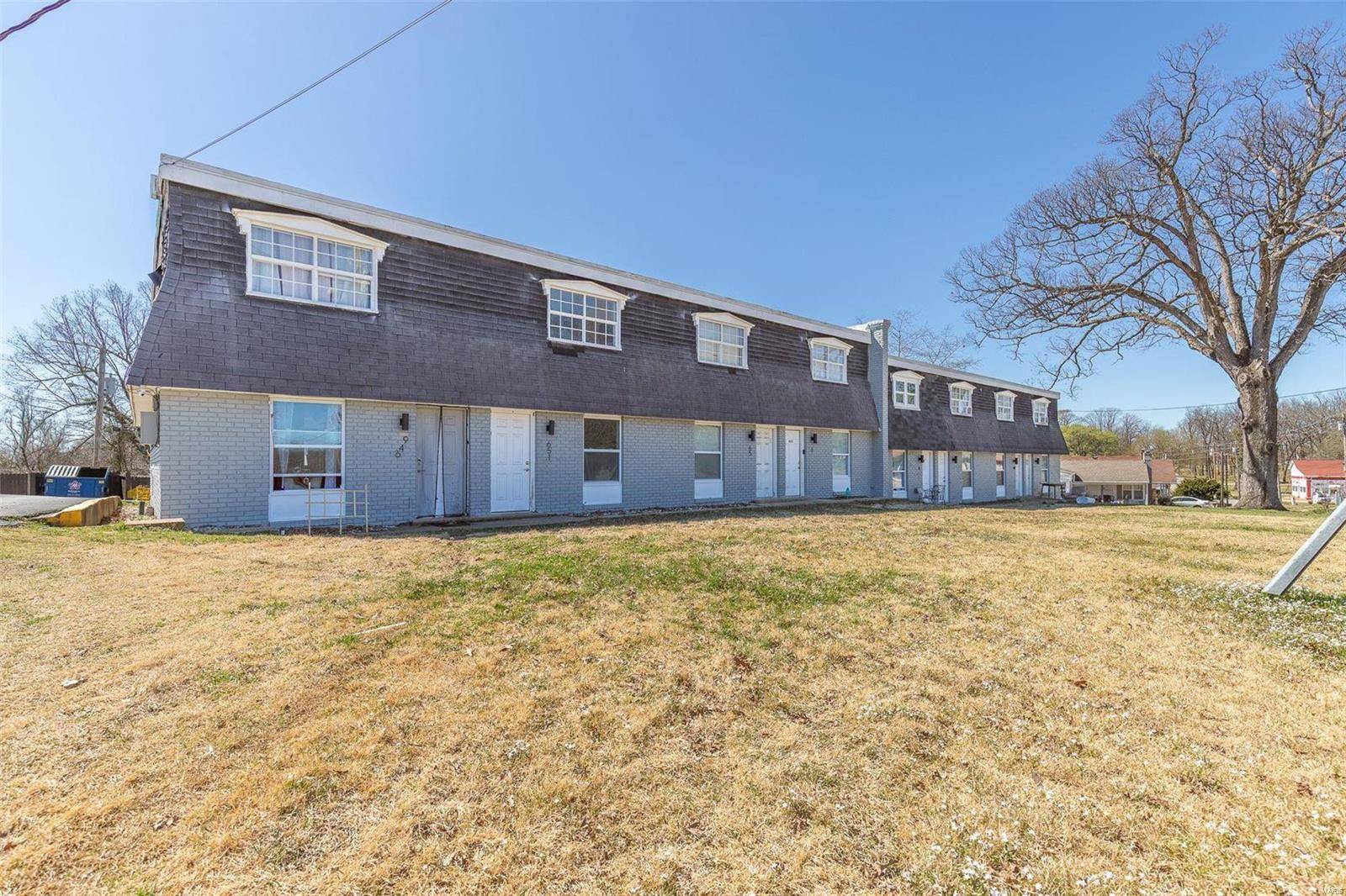 Poplar Bluff, MO 63901,641 N Main Street #641-663