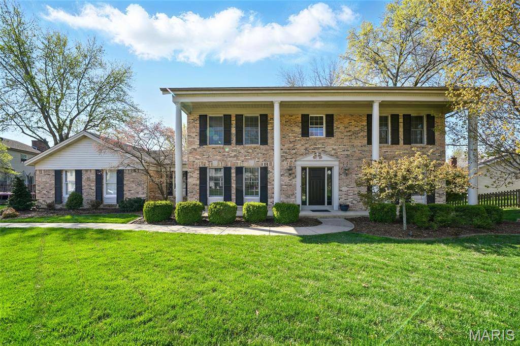Chesterfield, MO 63017,15988 Meadow Oak DR