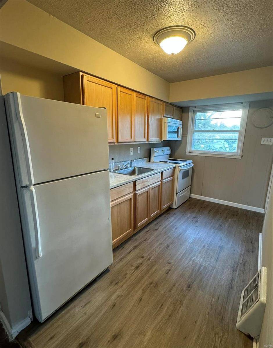 St Louis, MO 63137,10419 Balmoral DR