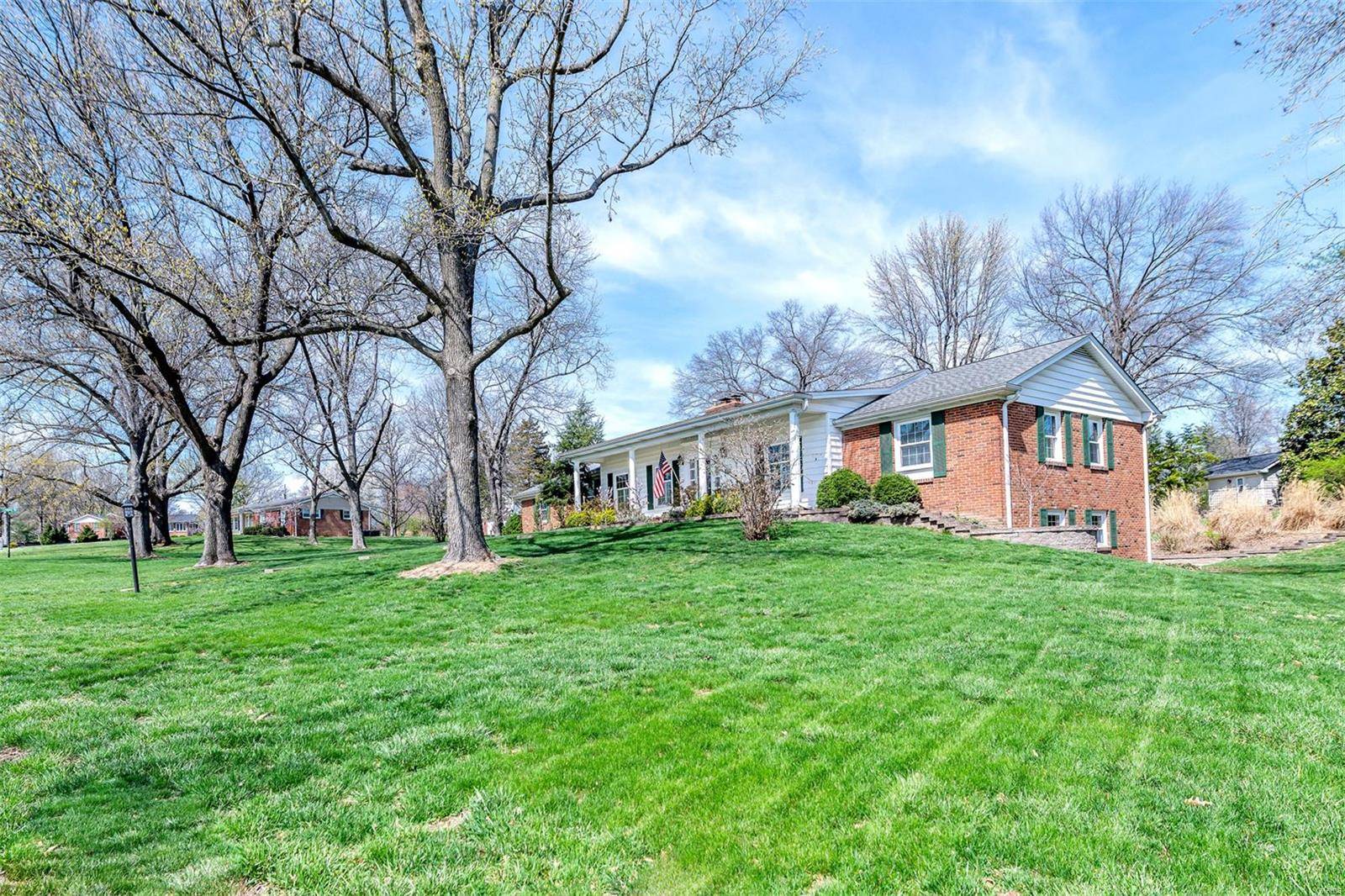 St Louis, MO 63131,12015 Berkley Manor DR