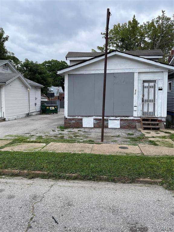St Louis, MO 63147,8830 N Broadway