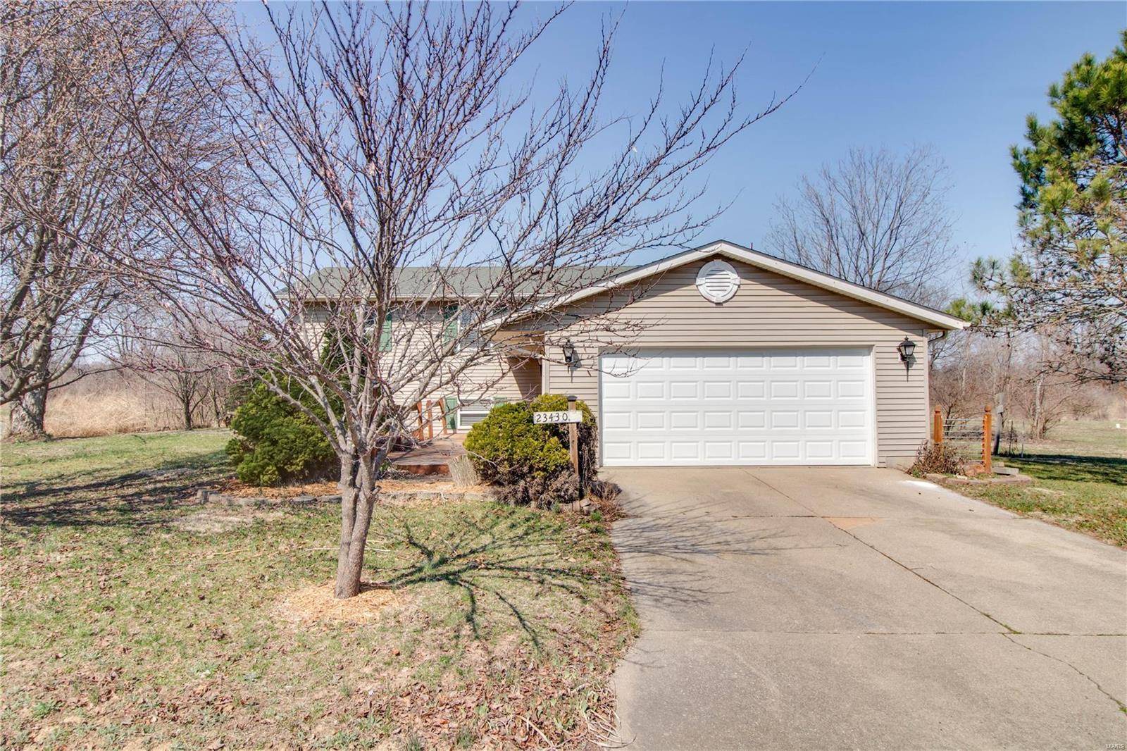 Elsah, IL 62028,23430 Briar DR