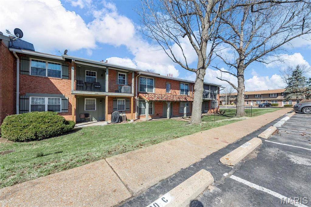 Hazelwood, MO 63042,8724 Santa Bella DR #G
