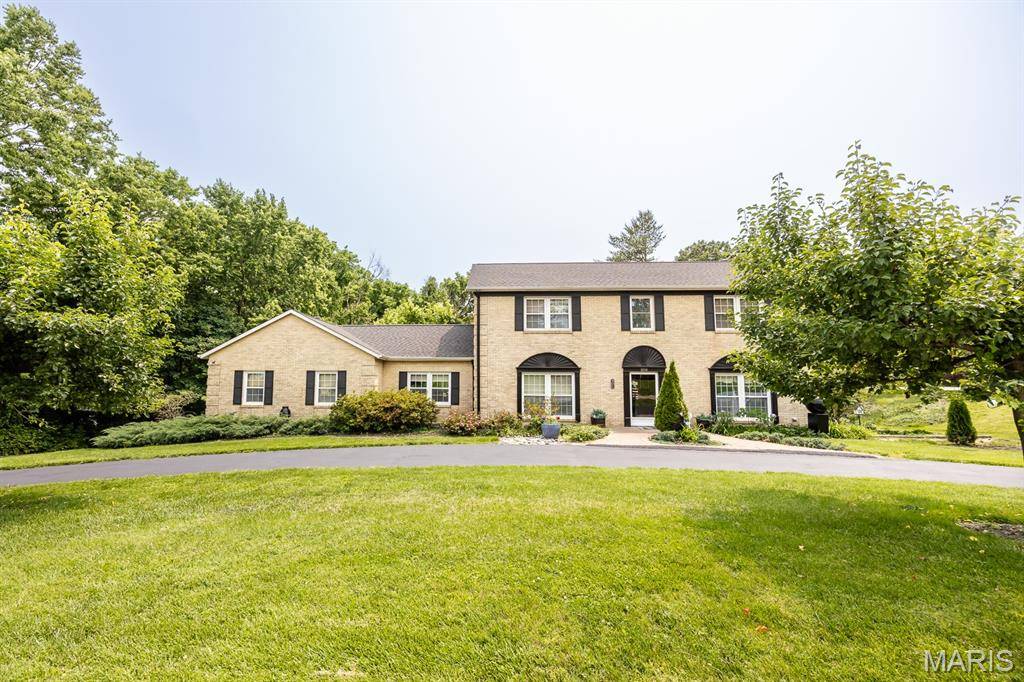 Belleville, IL 62223,210 E Fairway DR