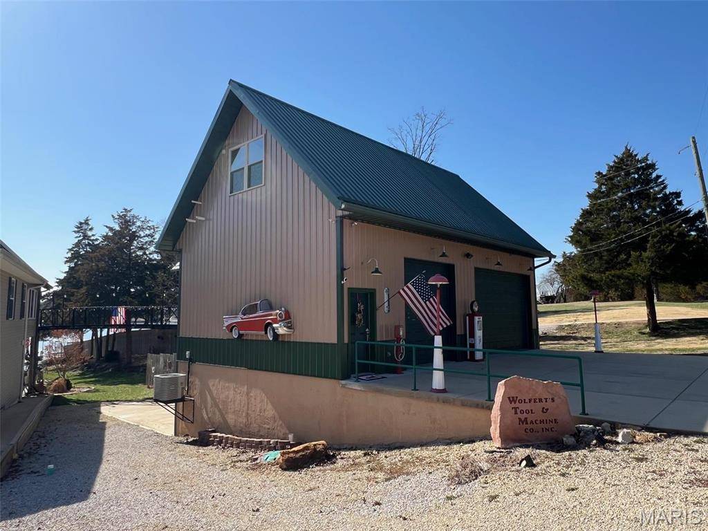Cuba, MO 65453,919 Lakeshore DR