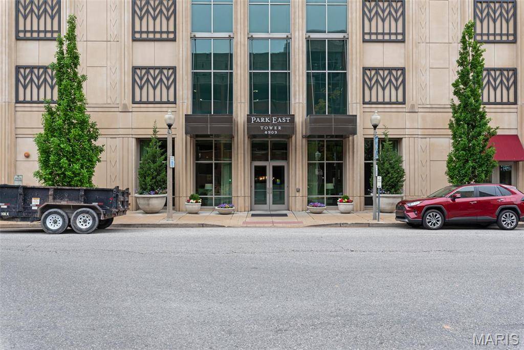 St Louis, MO 63108,4909 Laclede AVE #701