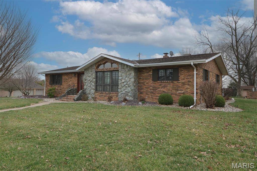 St Rose, IL 62230,8032 Blue Mound DR