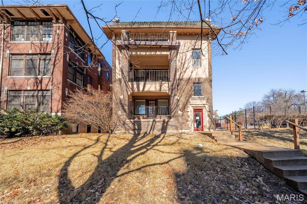 St Louis, MO 63112,5339 Pershing AVE